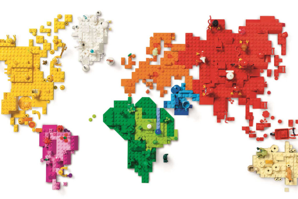 mapa kontynentów z kolorowych klocków LEGO